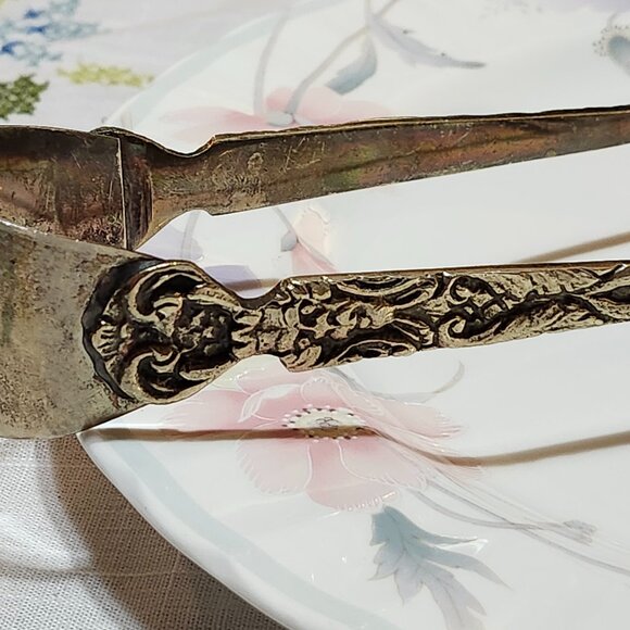 Vintage Silverplated Ice Tongs Sugar Cube Tongs Scrollwork & 6 Claw Bird Feet 7' - Picture 15 of 16